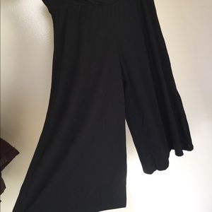 Basic black gauchos